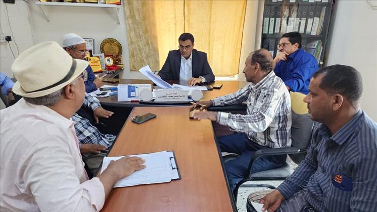 السقطري يطلع على نتائج أعمال لجنة الموازين وضبط الأسعار