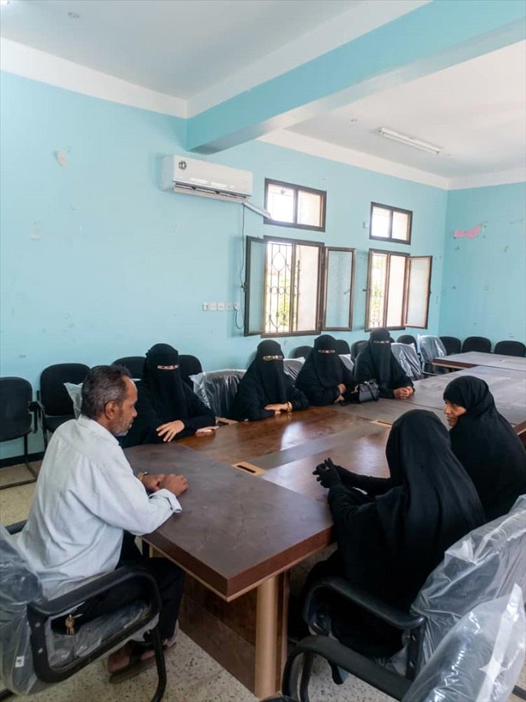 القائم بأعمال مدير تربية خنفر يناقش مع مديرات المدارس سبل معالجة أوضاع المتطوعين والمتطوعات