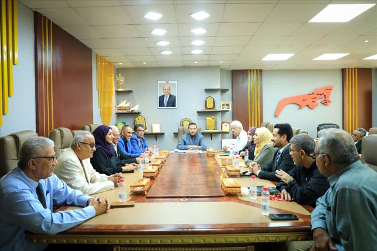 المحافظ عبدالرحمن شيخ يلتقي بمديري عموم المكاتب التنفيذية المكلفين حديثا