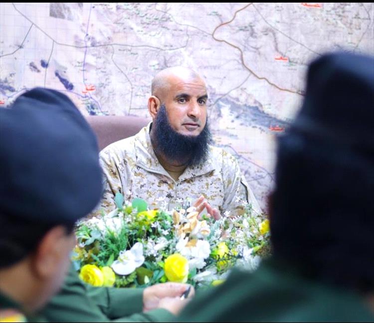 قائد قوات التحالف يلتقي قيادات الأمن بمحافظة شبوة لبحث تعزيز الاستقرار ودعم مسارات التنمية