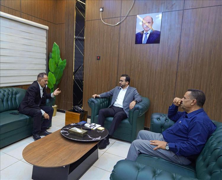 وزير الخدمة المدنية يوجه باستكمال إجراءات صرف معاشات (6925) من العائدين المشمولين بالقرار رقم (7)