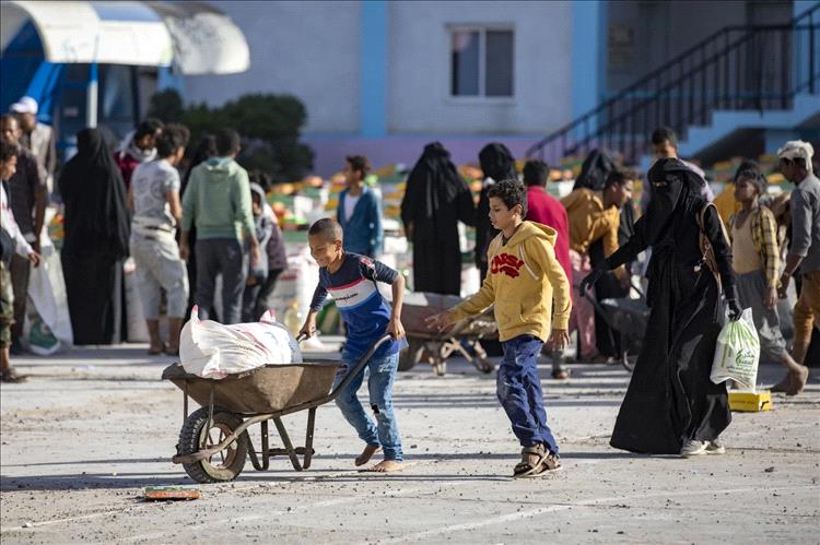 وزير سابق يطالب الحكومة بتقييم "أثر" المساعدات الأممية ومساءلة الجهات المستلمة للأموال