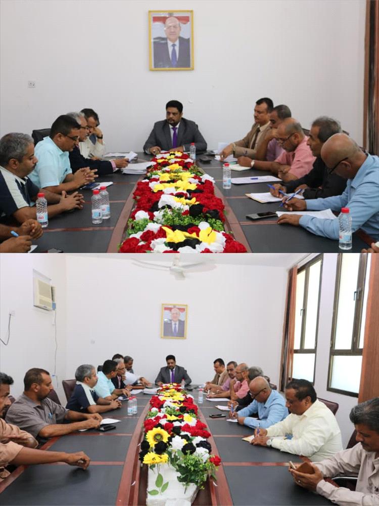 قطاع المعايير والجودة وإدارته العامة يناقشون آليات تطوير العمل الإداري والفني مع وزير التعليم الفني والتدريب المهني