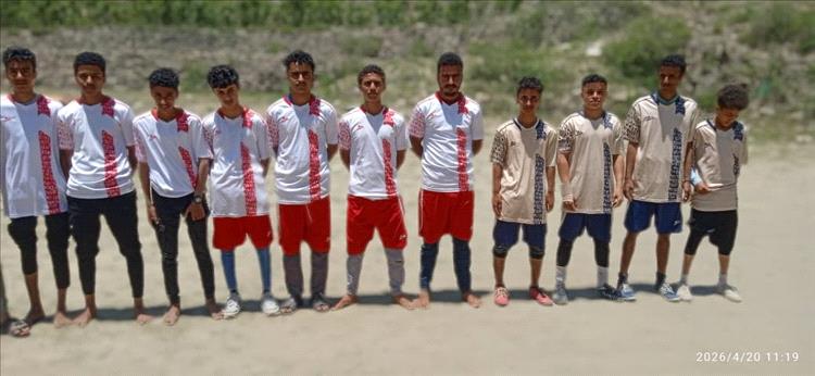 فريق سنة ثانية يعزز رصيده بفوزه على فريق سنة أولى 4 مقابل ثلاثة أهداف بالدوري التنشيطي لثانوية رخمة بيافع