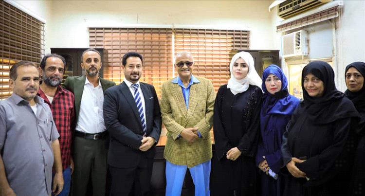 الوكيل محمد سعيد سالم يشرف على مراسيم الاستلام والتسليم للإدارة الجديدة لمكتب الاعلام بالعاصمة المؤقتة عدن