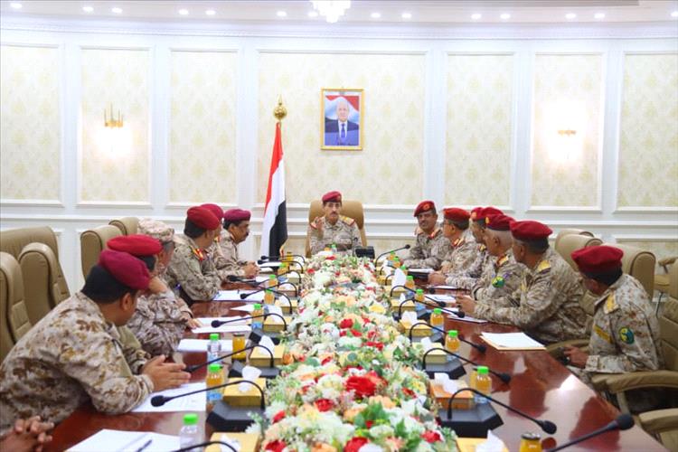 وزير الدفاع يجتمع بهيئة القوى البشرية لمتابعة جهود ضبط بيانات القوات المسلحة