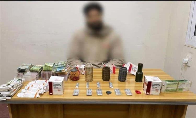 ضبط متهم بحيازة مخدرات ومتفجرات في خورمكسر