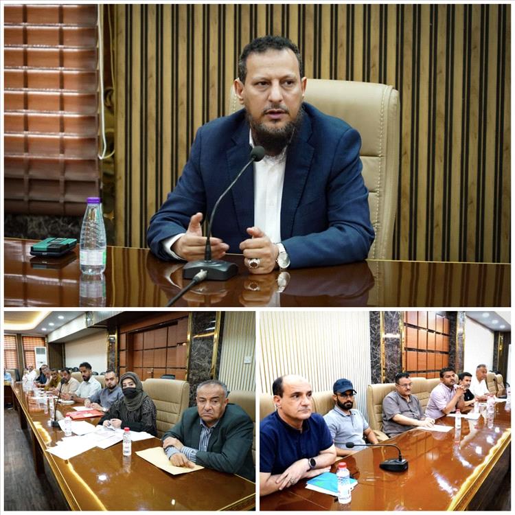 محافظ عدن يطّلع على آليات تحصيل الضرائب وتنمية الإيرادات ويؤكد أهمية تطوير العمل المؤسسي