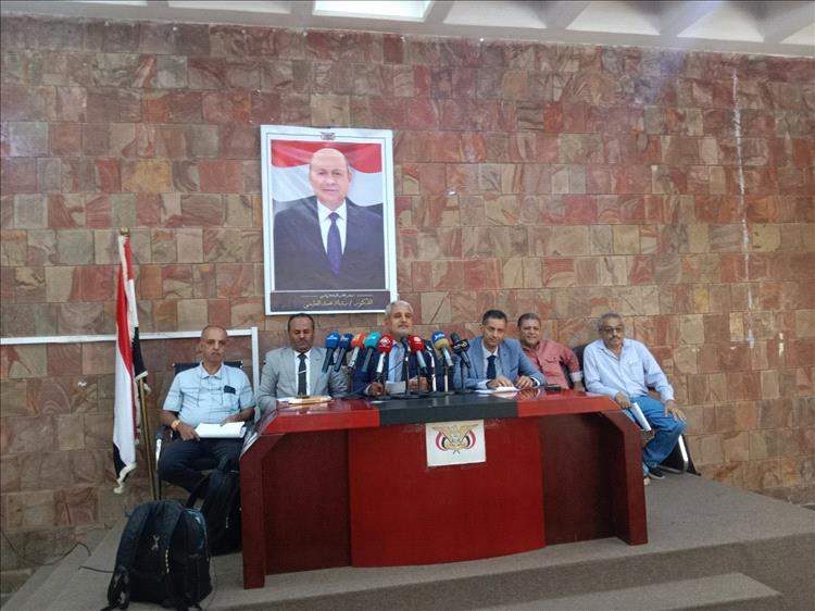 مؤتمر صحفى لاستعراض كوارث السيول بالمحافظة