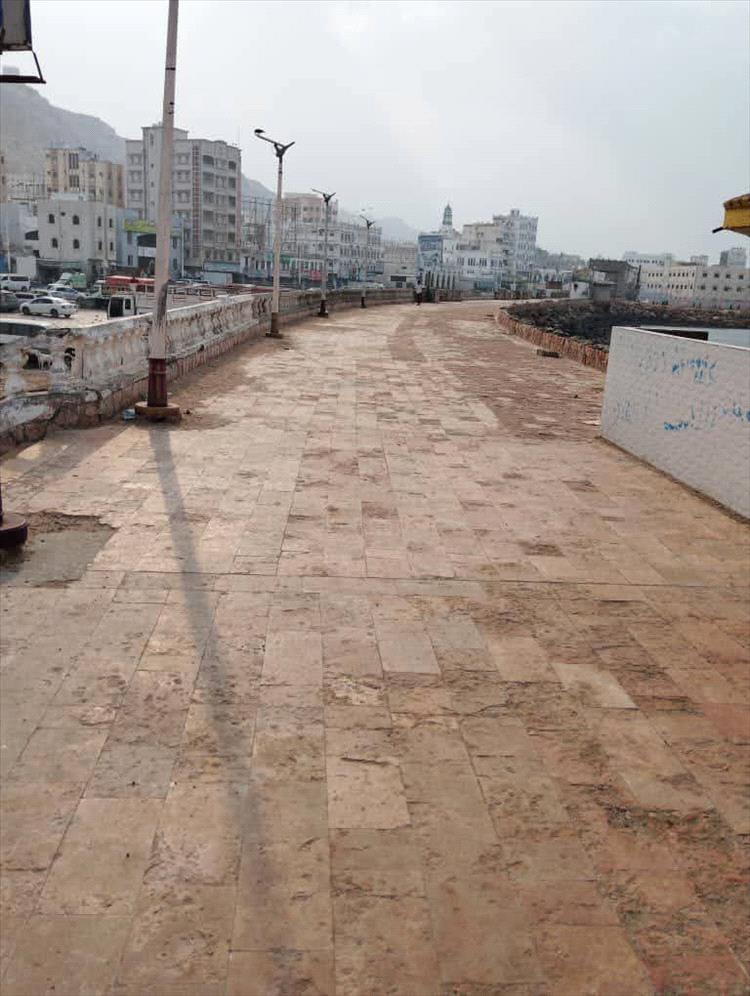 المحكمة التجارية بالمكلا تفسخ عقد تأجير كورنيش المكلا وتلزم المستأجر بالسداد والتسليم