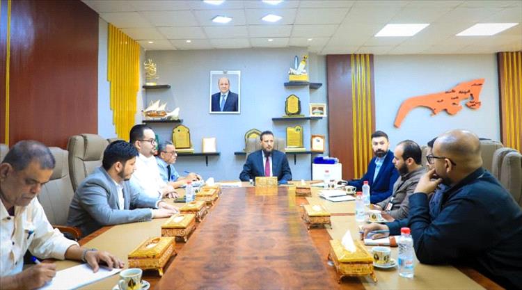 محافظ عدن يبحث مع منظمة "كير العالمية" طبيعة الاحتياجات والتدخلات المطلوبة