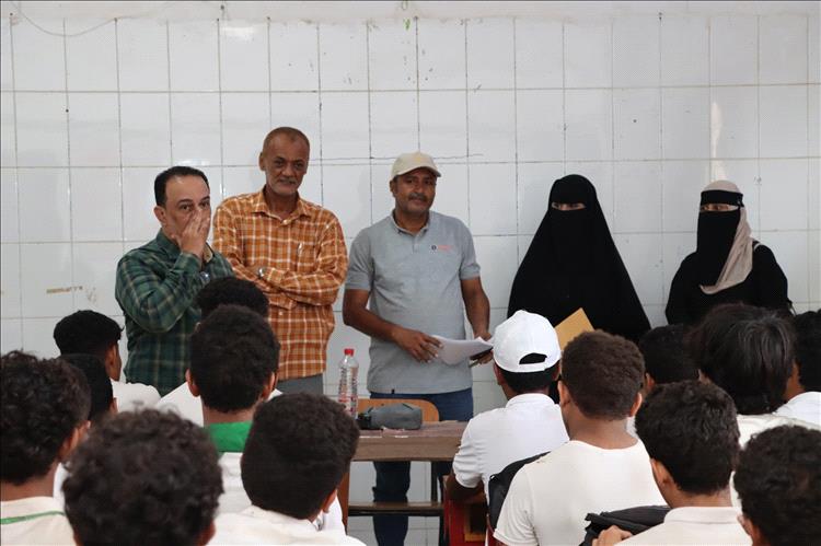 لليوم الثالث على التوالي.. فريق التوعية المهنية يواصل نزوله الميداني في ثانويات ومدارس مديرية خورمكسر