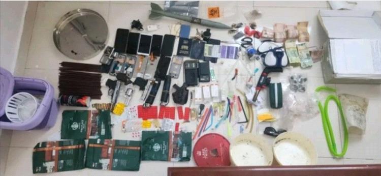 مكافحة المخدرات بوادي حضرموت تنفذ مداهمة ناجحة وتضبط مواد مخدرة وأسلحة بمديرية شبام