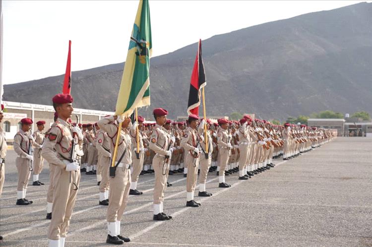 مطالب متراكمة منذ ثلاث سنوات.. خريجو الكلية الحربية يناشدون إنصافهم
