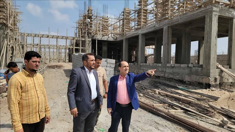 الزامكي يتفقد مشاريع الصرف الصحي والخدمات في دار سعد ويؤكد تسريع وتيرة الإنجاز