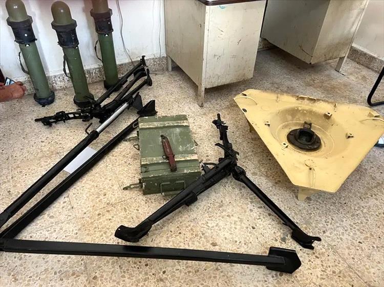 شرطة المكلا بمساندة الجيش تضبط قواعد للسلاح الثقيل