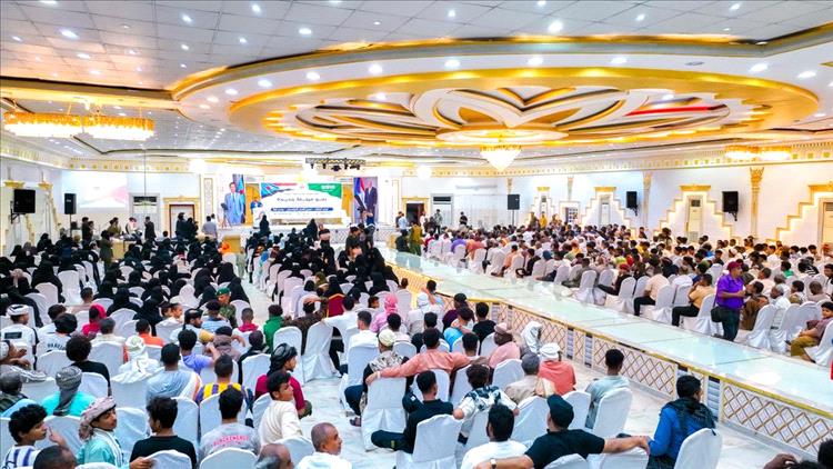 لقاء موسع للحراك الثوري في عدن… تأكيد على دعم الحوار وتوصية بتغيير الاسم وسط رسائل سياسية متعددة