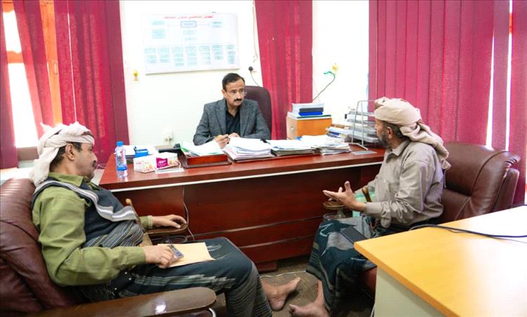 محافظ شبوة يؤكد زيادة الطاقة التوليدية لكهرباء عسيلان واستكمال مشروع ايصالها لكافة قرى المديرية