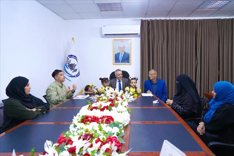 وزير الشؤون الاجتماعية والعمل يطّلع على برامج وأنشطة مؤسسة رموز للصم ويشيد بتجاربهم الملهمة