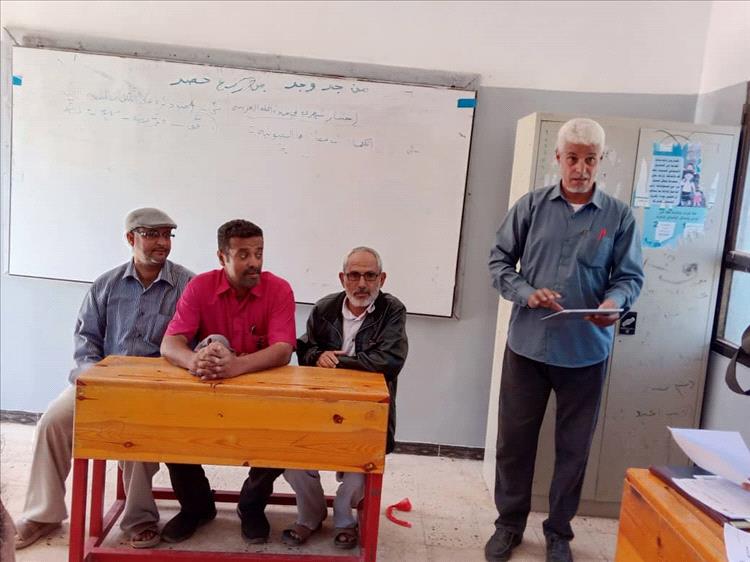 تدشين الدورة التدريبية للمعلمين لتطبيق اختبار تقييم حالة التعليم السنوية للصفوف (2-4) بمديرية جحاف