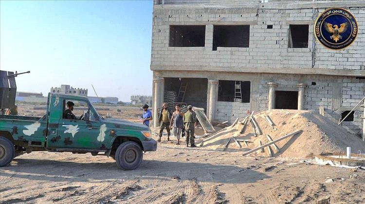 تحرك ميداني في عدن يوقف البناء العشوائي.. الحوشبي يقود أول حملة لضبط المخالفات