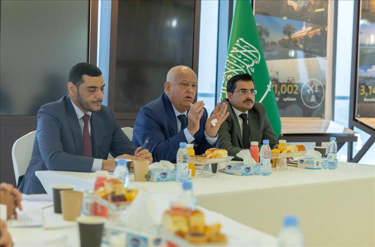 مجاهد عفرار: ناقشنا مع السفير آل جابر ترتيبات مؤتمر الحوار الجنوبي–الجنوبي برعاية المملكة