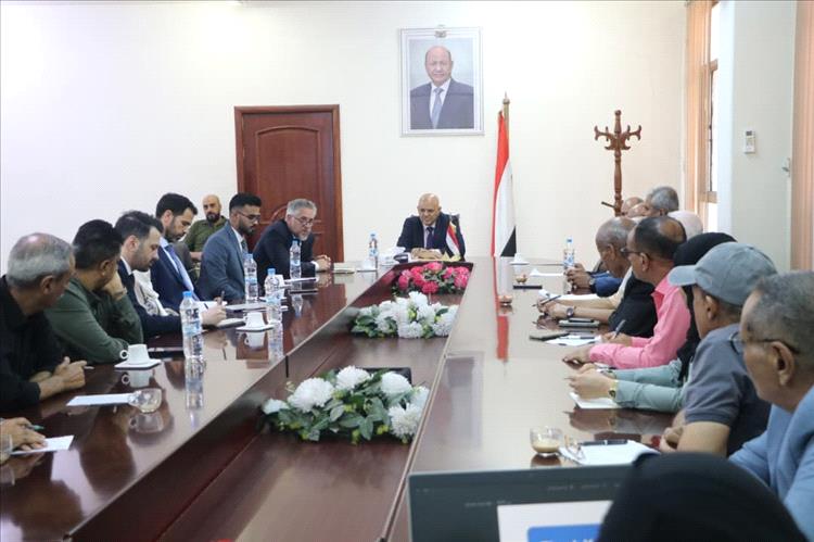 محافظ تعز يدعو الى توسيع تدخلات الاتحاد الاوروبي لتشمل تنفيذ الخطة الاقتصادية للمحافظة