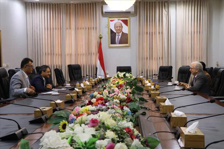 وزير الثقافة والسياحة يبحث مع السفير الألماني تعزيز الشراكة الثقافية والسياحية