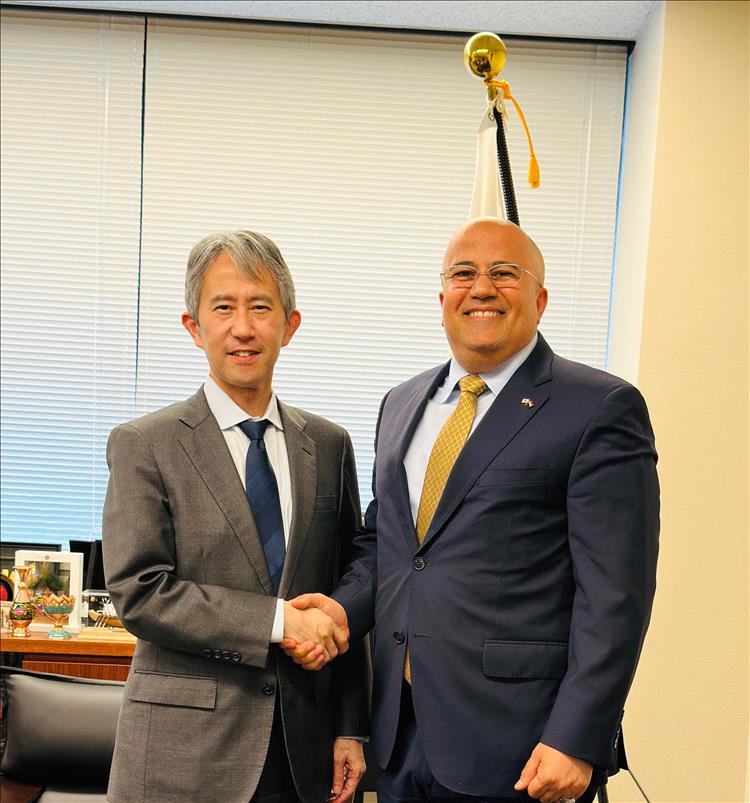 سفير بلادنا لدى اليابان يبحث مع  الخارجية اليابانية توطيد العلاقات الثنائية