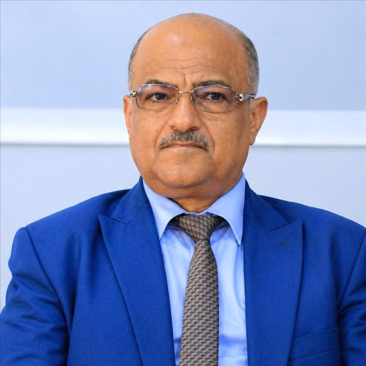 علي الذهب: لوبيات فساد تستحوذ على الوظيفة العامة والمنح والكليات العسكرية وتهدد استقرار اليمن