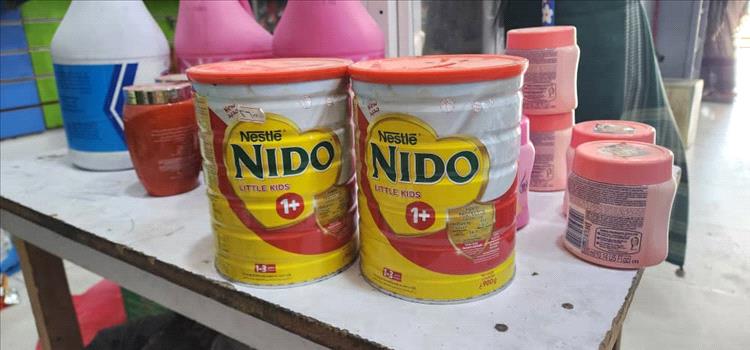 نزولات ميدانية مكثفة لمكتب الصناعة والتجارة بمدينة الشحر وضبط مواد منتهية الصلاحية