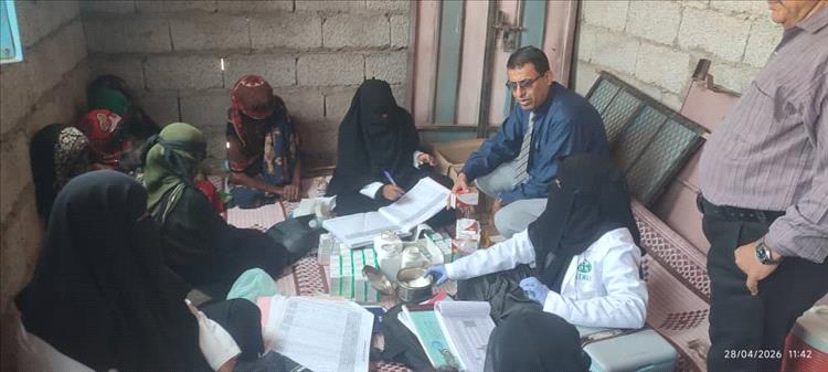 مدير عام مكتب الصحة العامة بلحج يتفقد سير العمل للنشاط الايصالي في مديرية تبن