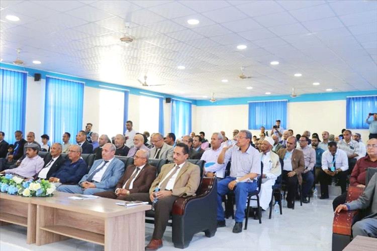 الوكيل المخلافي يدشن المؤتمر العلمي الثاني لكلية الآداب بجامعة تعز