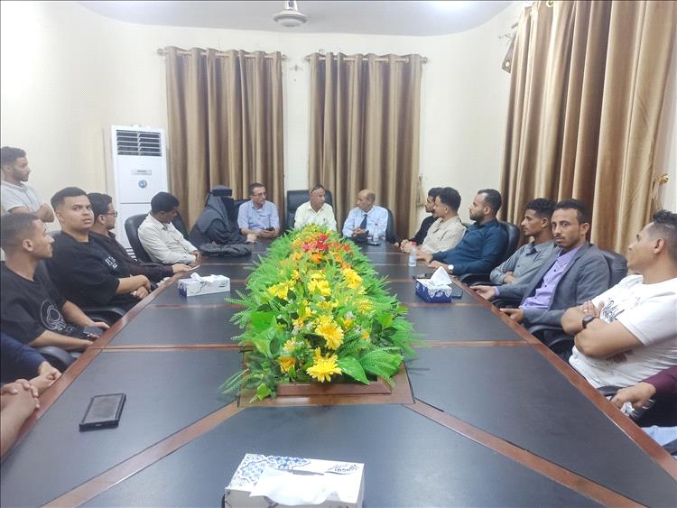 هيئة المواصفات والمقاييس بعدن تستقبل 30 طالبا وطالبة من كلية الطب جامعة تعز قسم صيدلة