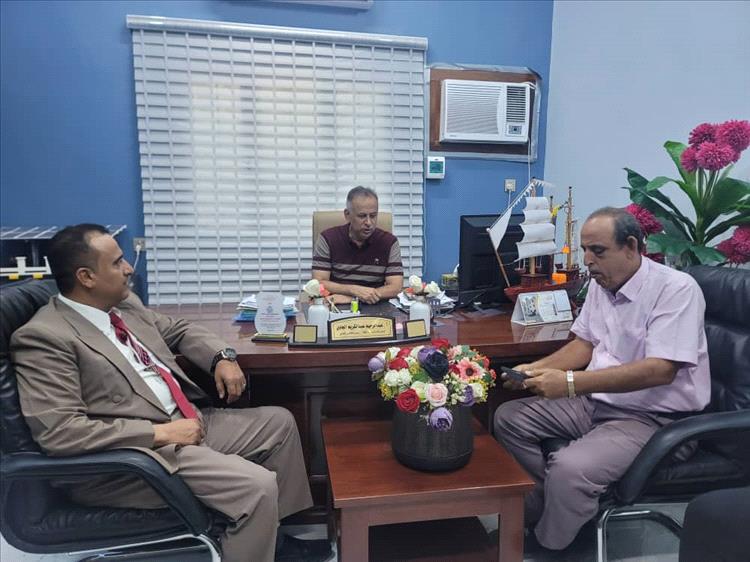 لقاء تنسيقي بين قيادة الحراك الثوري ومدير عام المعلا لتعزيز العمل المشترك