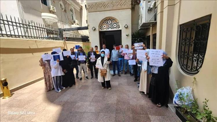 تصعيد احتجاجات المبتعثين اليمنيين في مصر للمطالبة بصرف مستحقاتهم المتأخرة