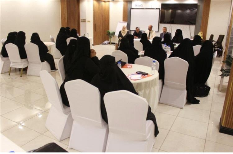 المدير العام لمديرية المكلا يدشن ورشة بناء قدرات عضوات اللجان المجتمعية حول مهارات حل النزاعات