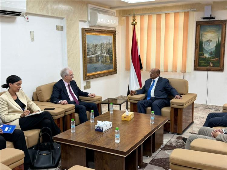 محافظ البنك المركزي يبحث مع السفير الألماني التطورات الاقتصادية وسبل تعزيز التعاون