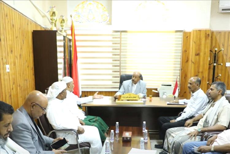 الوكيل بارباع يشيد بجهود جمعية وكالات حضرموت للسفر