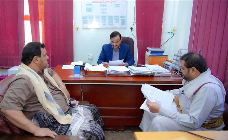 المحافظ بن الوزير يطّلع على مجمل الأوضاع في مديرية عسيلان