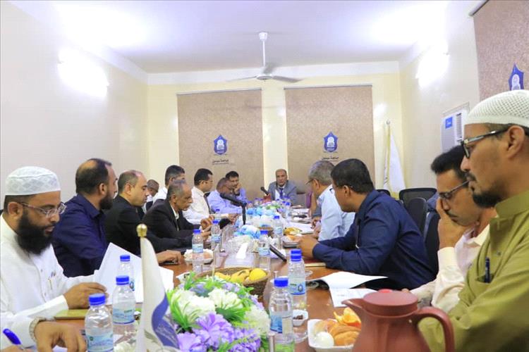 جامعة سيئون تعقد ورشة عمل حول إنشاء شبكات التواصل بين الجامعات اليمنية ضمن مشروع YHELD