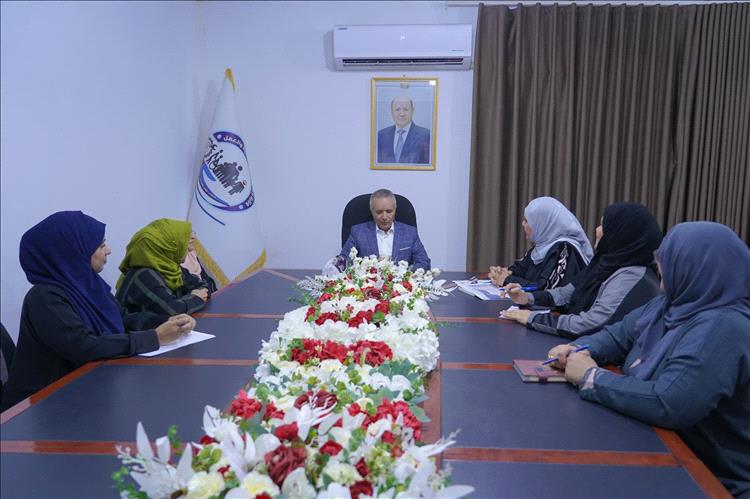 وزير الشؤون الاجتماعية والعمل يناقش مع رئيسة اللجنة الوطنية للمرأة تعزيز الشراكة وتطوير سياسات التمكين