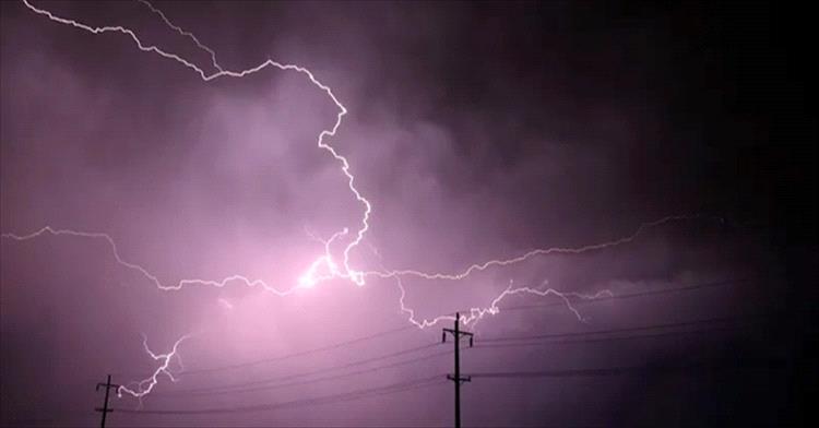 تحذيرات جوية: أجواء حارة وأمطار رعدية تضرب عدداً من المحافظات