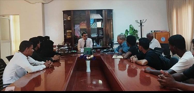 مدير عام صحة لحج يلتقي خريجي الدفعة الأولى من "معهد أمين ناشر فرع لحج " لبحث ترتيبات حفل التخرج