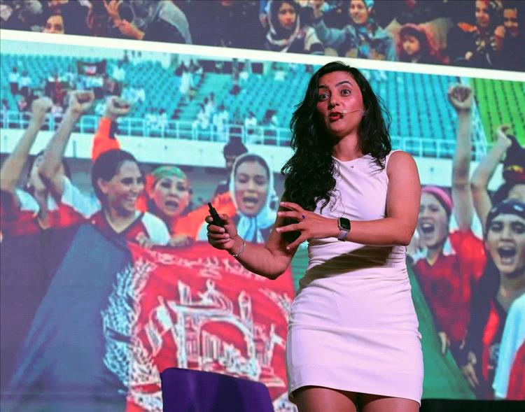 الأفغانيات يحتفلن بـ«لحظة تاريخية» بعد السماح لهن بالمشاركة الرسمية في بطولات كرة القدم