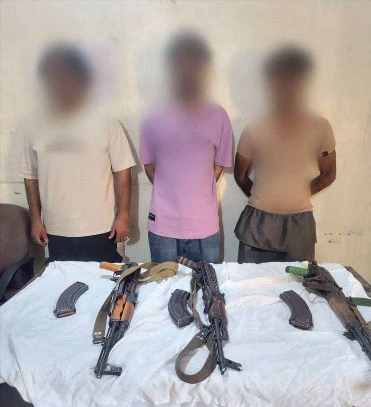الأمن الوطني بعدن يضبط ثلاثة متهمين بإطلاق النار العشوائي في المنصورة