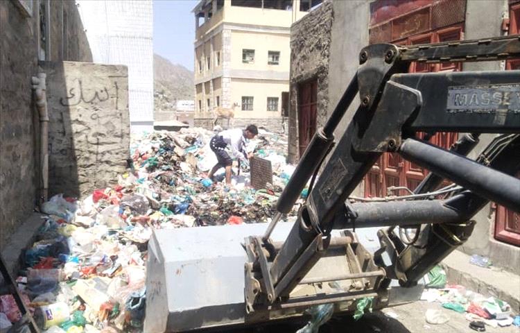 حملة نظافة واسعة تشهدها مديرية يافع رُصُد