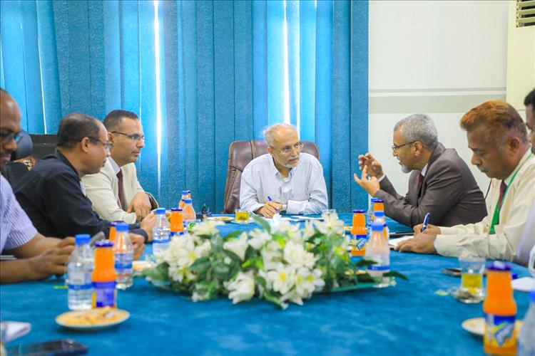 غرفة تجارة وصناعة حضرموت تبحث مع مكتب وزارة التعليم الفني والتدريب المهني بساحل حضرموت ومؤسسة العون إنجاح مشروع شركاء التعليم الفني 2026