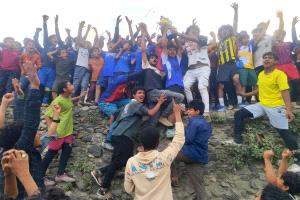 مدرسة العدنة تتوج بطلاً بكأس دوري التعليم الأساسي في يافع رصُد بعد فوز مثير على فلسان