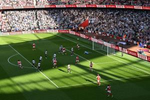 آرسنال يحقق فوزاً ثميناً على نيوكاسل ويعود لصدارة البريميرليج مؤقتاً